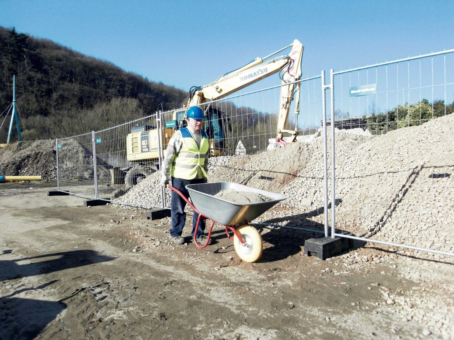 Mobilzaun als Absperrung auf einer Baustelle